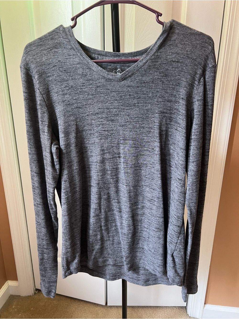 Eddie Bauer Heather Gray‎ V-Neck Long Sleeve Top, Large